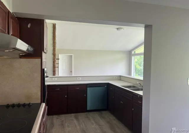 4th image of 12000 Inkster Rd, Romulus, MI 48174 | MLS# 60926352