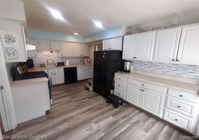 5th image of 25210 Ridge Cliff Dr, Southfield, MI 48075 2077 | MLS# 61007138