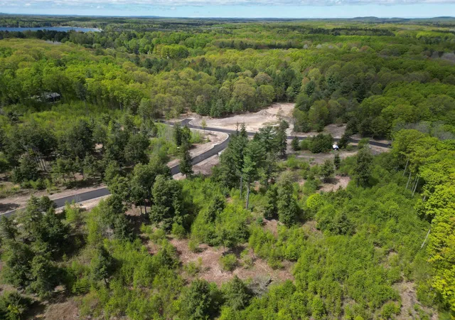 3rd image of 8886 Hemlock Hill Dr, Traverse City, MI 49685 | MLS# 80069488