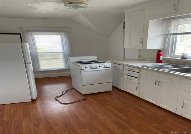 3rd image of 7562 Miller Rd, Swartz Creek, MI 48473 | MLS# 61003132