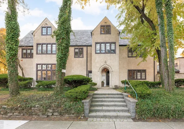 Homes for sale in Grosse Pointe, MI | 355 Lincoln Rd, Grosse Pointe, MI 48230 | MLS# 50144007