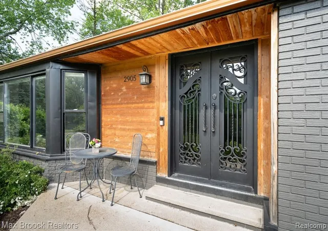 Photo 2 of Single family home for sale at 2905 Lahser Rd, Bloomfield Hills, MI 48304 1638 | MLS# 61006321 | Listing updated on 2026-09-04