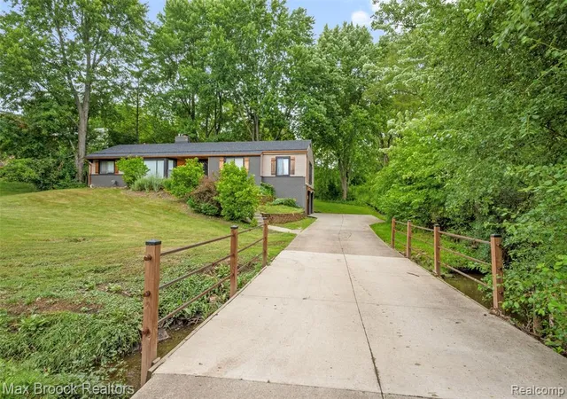 Photo 3 of Single family home for sale at 2905 Lahser Rd, Bloomfield Hills, MI 48304 1638 | MLS# 61006321 | Listing updated on 2026-09-04