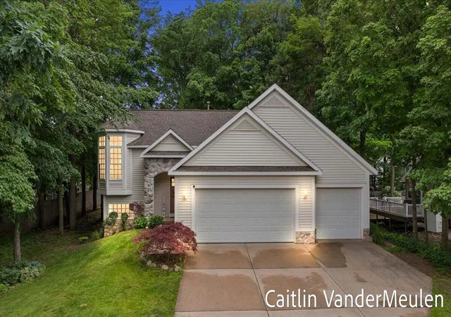 Homes for sale in Allendale, MI | 11035 Timberline Dr, Allendale, MI 49401 | MLS# 70539849