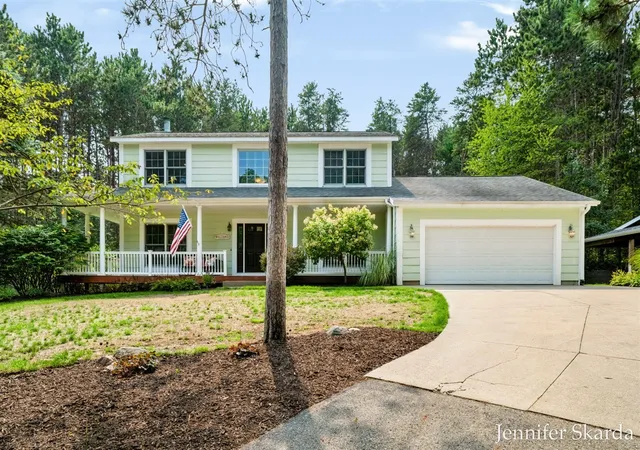 3rd image of 4530 Summit Forest Dr #14, Rockford, MI 49341 | MLS# 70552430