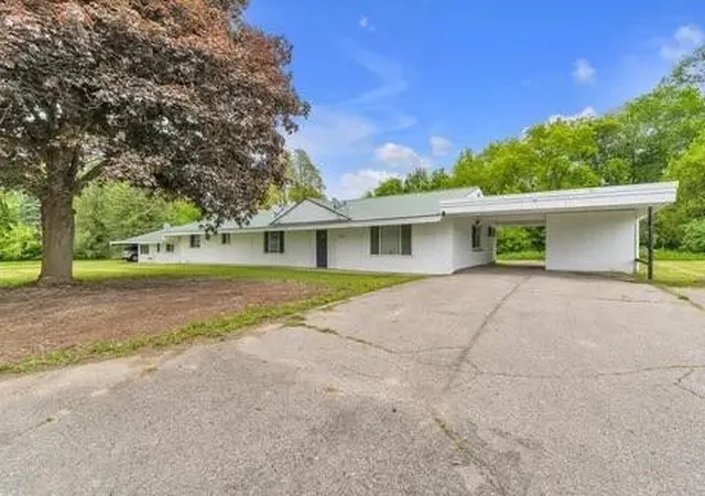 Homes for sale in Whitmore Lake, MI | 7038 Whitmore Lake Rd, Whitmore Lake, MI 48189 | MLS# 70537845
