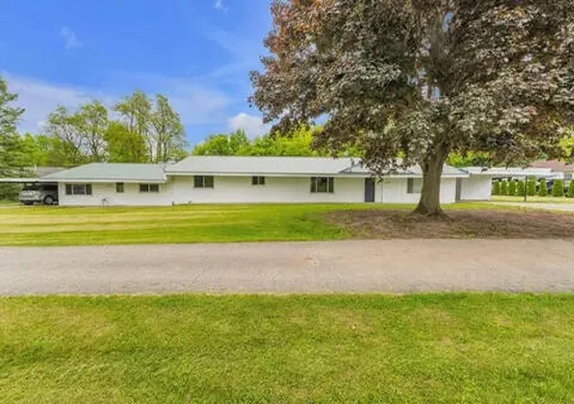 Homes for sale in Whitmore Lake, MI | 7038 Whitmore Lake Rd, Whitmore Lake, MI 48189 | MLS# 70537845