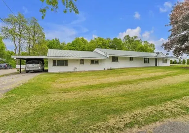 Homes for sale in Whitmore Lake, MI | 7038 Whitmore Lake Rd, Whitmore Lake, MI 48189 | MLS# 70537845