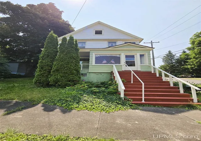 Photo 1 of Single family home for sale at 609 W Douglass Ave, Houghton, MI 49931 | MLS# 50216157 | Listing updated on 2026-09-15