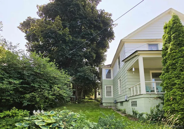 Photo 2 of Single family home for sale at 609 W Douglass Ave, Houghton, MI 49931 | MLS# 50216157 | Listing updated on 2026-09-15