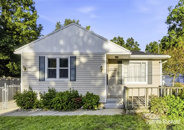 Photo 2 of Sale Pending at 3449 Taft Ave, Wyoming, MI 49519 | MLS# 70555746 | Listing updated on 2026-09-08