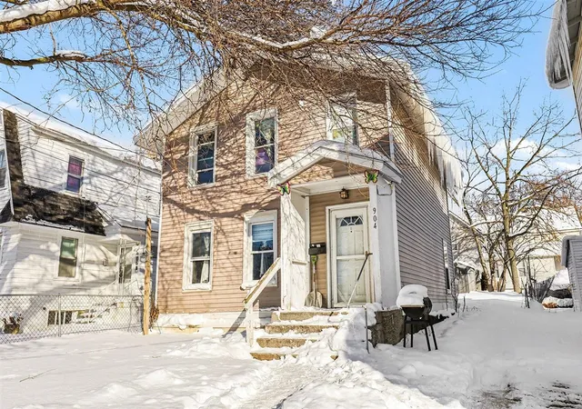 Homes for sale in Grand Rapids, MI | 904 College Ave, Grand Rapids, MI 49503 | MLS# 70530112