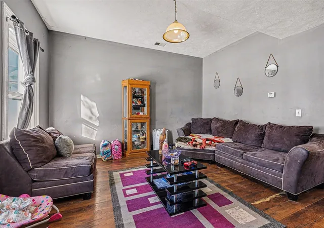 Homes for sale in Grand Rapids, MI | 904 College Ave, Grand Rapids, MI 49503 | MLS# 70530112