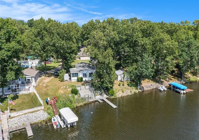 Homes for sale in Colon, MI | 59010 Lakeshore Dr, Colon, MI 49040 | MLS# 70540609