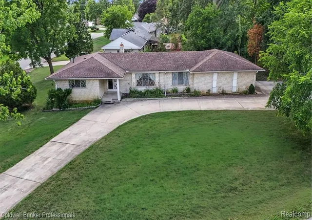 2nd image of 430 Spezia Dr, Oxford, MI 48371 | MLS# 61021944