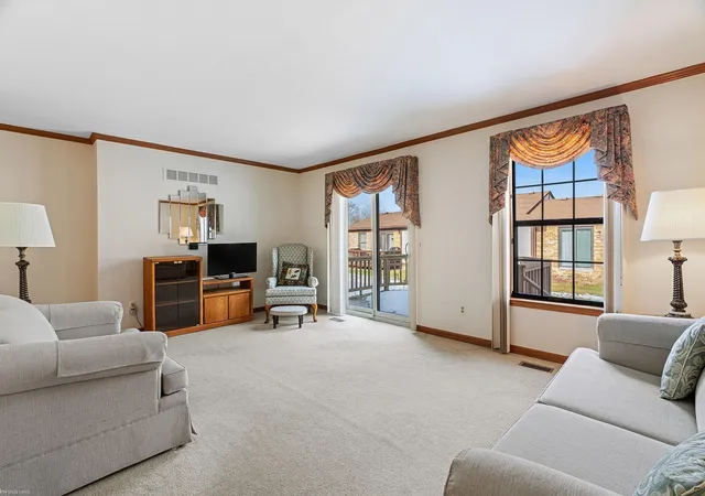 Listing Photo 4 - Condo for sale in building located at 5441 Stanford Ct, Warren, MI 48091 - Unit #94; # 24