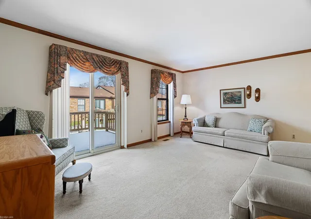 Listing Photo 5 - Condo for sale in building located at 5441 Stanford Ct, Warren, MI 48091 - Unit #94; # 24