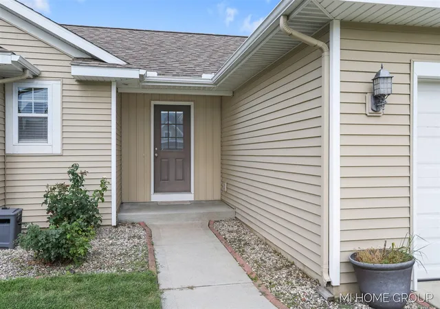 Homes for sale in Holland, MI | 3729 Hickoryrow Ct, Holland, MI 49424 | MLS# 70545053