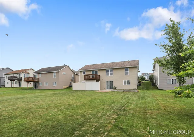 Homes for sale in Holland, MI | 3729 Hickoryrow Ct, Holland, MI 49424 | MLS# 70545053