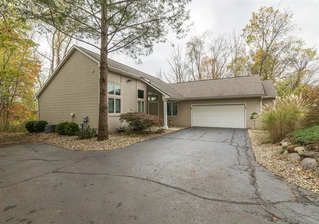 1st image of 2798 E T Ave, Portage, MI 49002 | MLS# 70502660