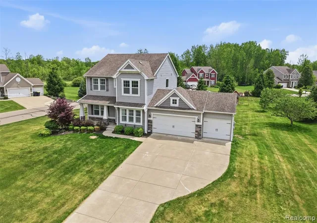 Homes for sale in Brighton, MI | 217 Shinnecock Dr, Brighton, MI 48114 | MLS# 61002583