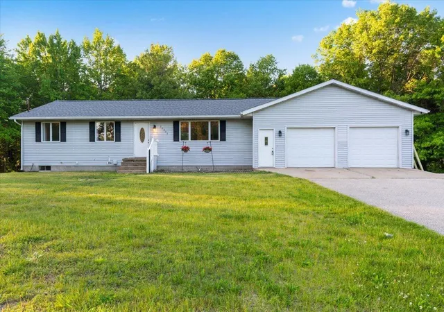 Homes for sale in Howard City, MI | 20200 W Lake Montcalm Rd, Howard City, MI 49329 | MLS# 70534843
