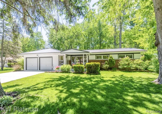 Homes for sale in Burtchville, MI | 3361 Clyde Dr, Burtchville, MI 48059 | MLS# 60998533