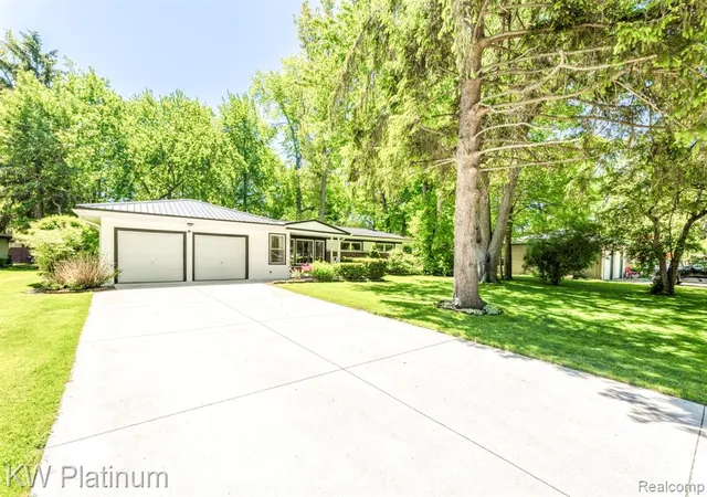 Homes for sale in Burtchville, MI | 3361 Clyde Dr, Burtchville, MI 48059 | MLS# 60998533