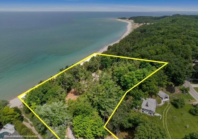 2nd image of 13987 Division St, Charlevoix, MI 49720 | MLS# 80070957