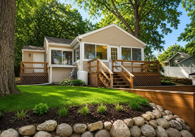 Homes for sale in Lake Orion, MI | 707 Buena Vista Ave, Lake Orion, MI 48362 | MLS# 70542386