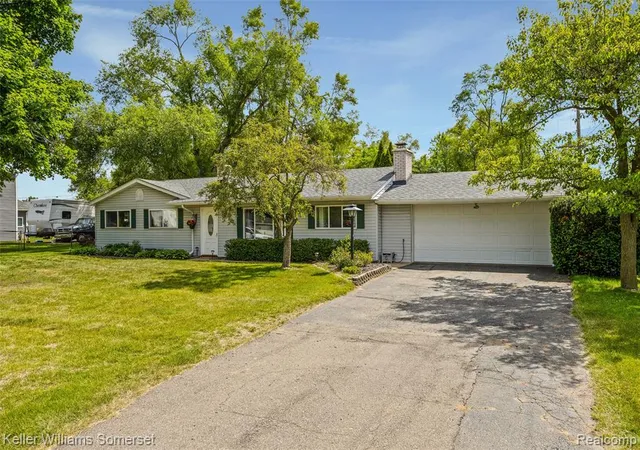 Homes for sale in Clarkston, MI | 5550 Mary Sue St, Clarkston, MI 48346 | MLS# 60999520