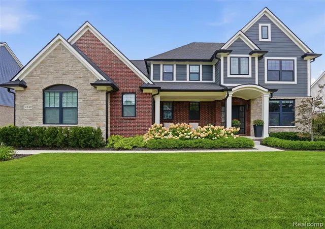 4th image of 4142 Ascott Ln, Walled Lake, MI 48390 | MLS# 61022385