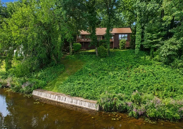 1st image of 9808 Oak Forest Cir, Kalamazoo, MI 49009 | MLS# 70553554