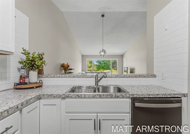 Photo 3 of Sale Pending at 1380 Bent Tree Ct #48, Hudsonville, MI 49426 | MLS# 70554683 | Listing updated on 2026-09-03
