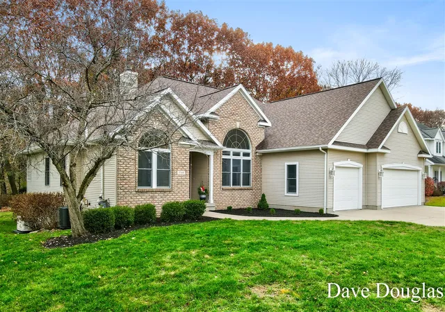 2nd image of 3740 Windwood Dr, Rockford, MI 49341 | MLS# 70506128