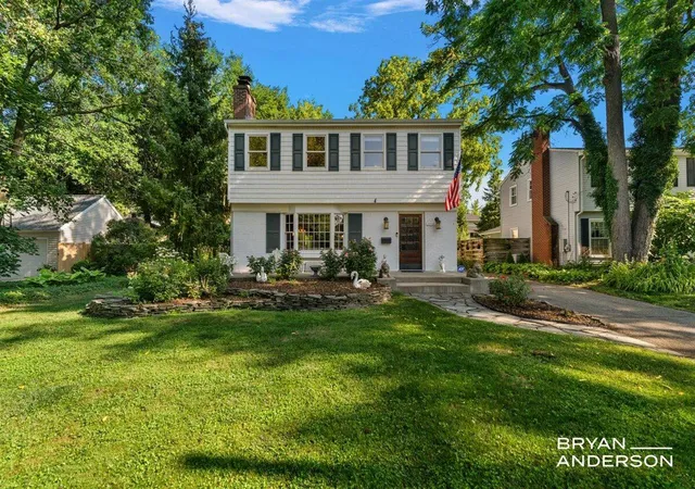 Photo 2 of Single family home for sale at 2221 El Dorado Dr, Grand Rapids, MI 49506 | MLS# 70549109 | Listing updated on 2026-08-05