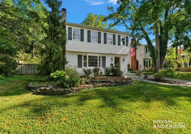 Photo 2 of Single family home for sale at 2221 El Dorado Dr, Grand Rapids, MI 49506 | MLS# 70549109 | Listing updated on 2026-08-05