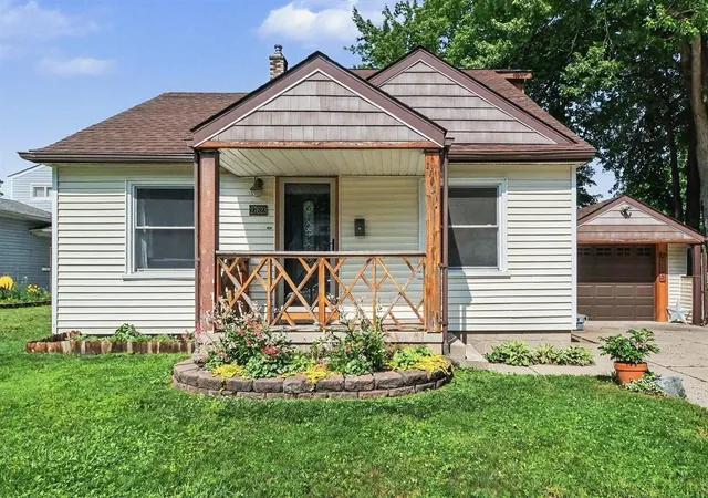 Homes for sale in Madison Heights, MI | 27623 Brettonwoods St, Madison Heights, MI 48071 | MLS# 70539871