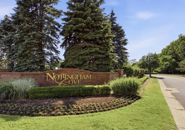Homes for sale in Sterling Heights, MI | 13335 Forest Ridge Boulevard, Sterling Heights, MI 48313 | Houzeo