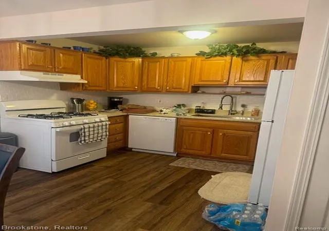 Homes for sale in Utica, MI | 45746 Kensington, Utica, MI 48317 | MLS# 61005128