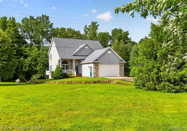 Homes for sale in North Branch, MI | 3097 Burnside Rd, North Branch, MI 48461 | MLS# 61005135