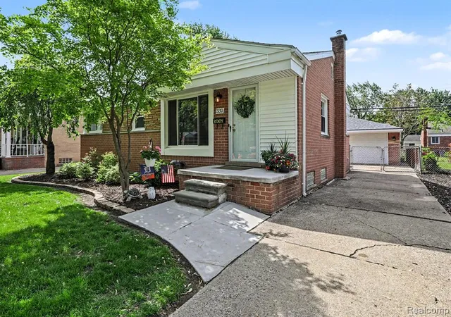 Photo 2 of Single Family Residence at 332 E Parker Ave, Madison Heights, MI 48071 | MLS# 60996570 | | Sold on 2026-06-26