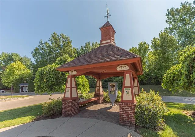 Photo 4 of Condo for sale at 301 Scio Village Ct #262, Ann Arbor, MI 48103 | MLS# 70548069 | Listing updated on 2026-08-27