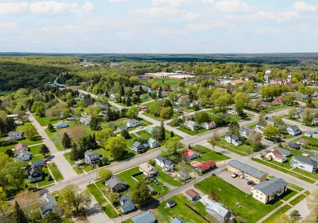 Listing Photo 2 - Condo for sale in building located at 309 S 5th St, Crystal Falls, MI 49920 - Unit #