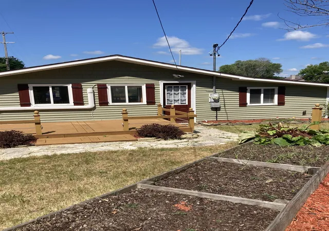 3rd image of 1231 Aspen Dr, Beaverton, MI 48612 | MLS# 50138325