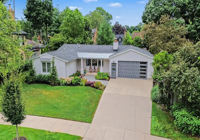 Photo 2 of Sale Pending at 818 Iroquois Dr, Grand Rapids, MI 49506 | MLS# 70548932 | Listing updated on 2026-08-04