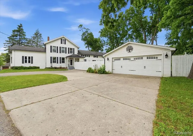 2nd image of 549 Grixdale Ln, Waterford, MI 48328 | MLS# 60964794