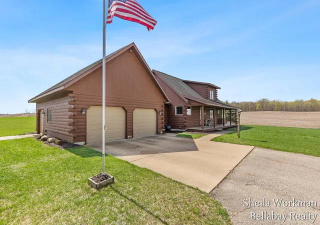 Homes for sale in Caledonia, MI | 7320 100th St, Caledonia, MI 49316 | MLS# 70530435