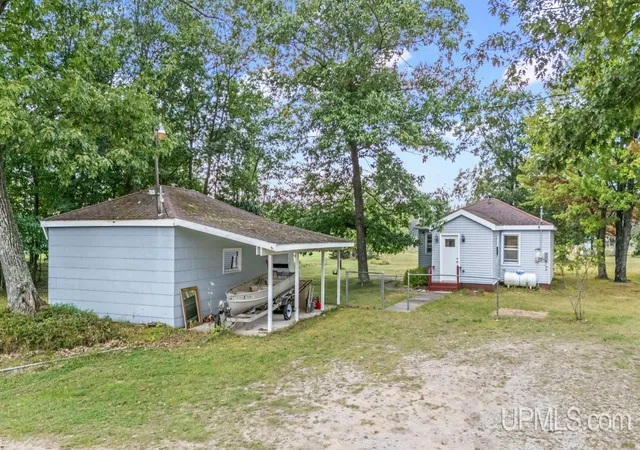 Homes for sale in Rapid River, MI | 8391 U6 Ln, Rapid River, MI 49878 | MLS# 50209672