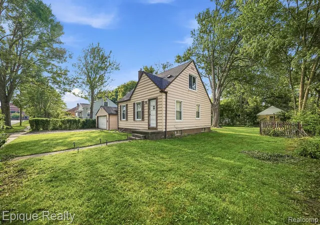 2nd image of 579 Lebaron Ave, Pontiac, MI 48340 | MLS# 61012277